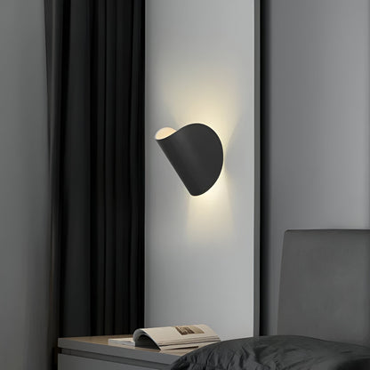 Moderne LED Wandleuchte Twist Design Minimalistisch