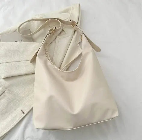 Elena Damen Schultertasche - Norvielle