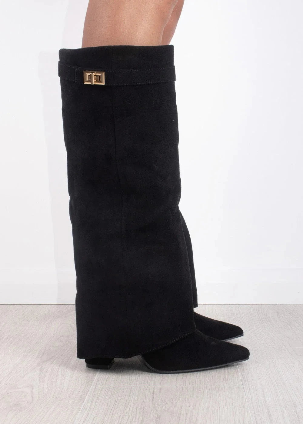 lily classic schwarze kniehohe stiefel mit goldener schnalle seitlich