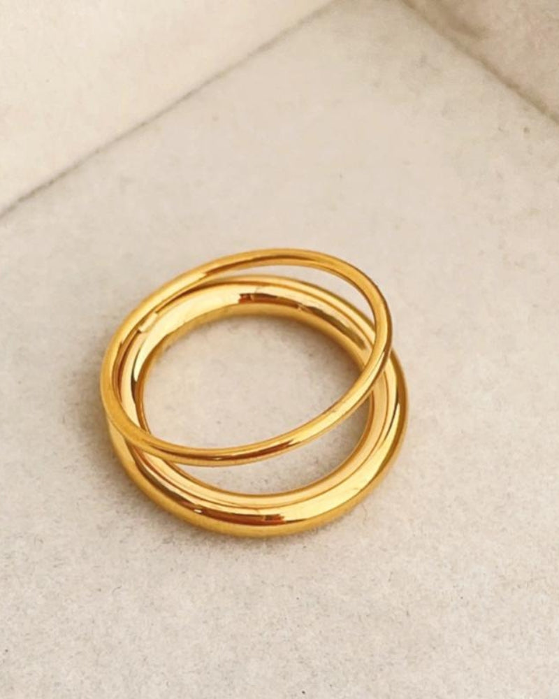 Goldener Unendlicher Bandring Glänzend