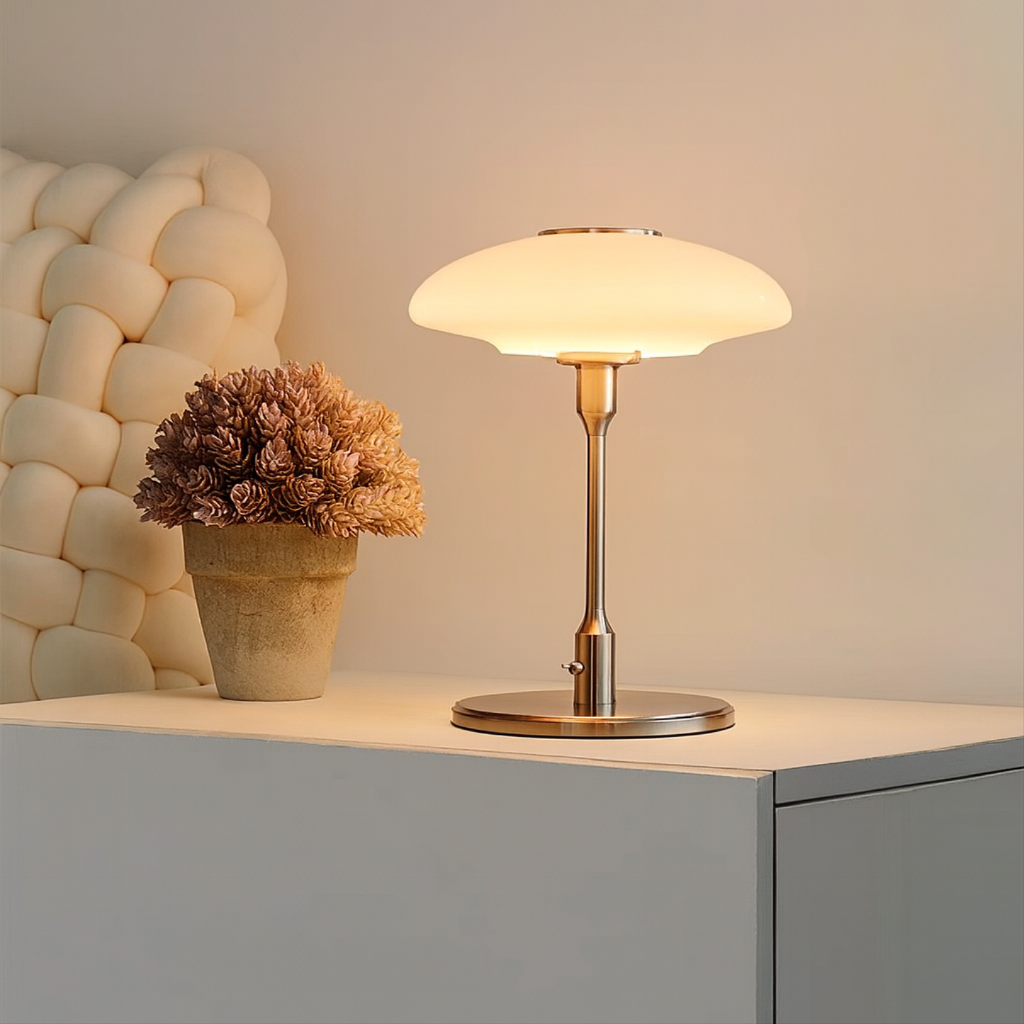 Schwedische Tischlampe Designerstil