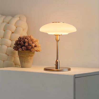Schwedische Tischlampe Designerstil