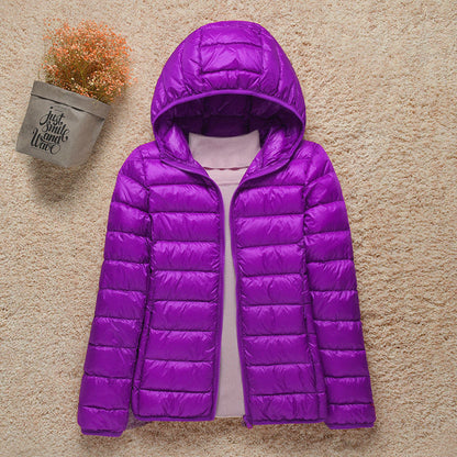 Lila Übergangsjacke mit Kapuze, Elvara Modell
