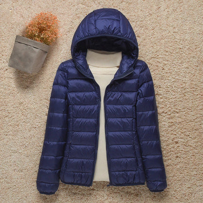 Damenjacke in Marineblau mit Kapuze
