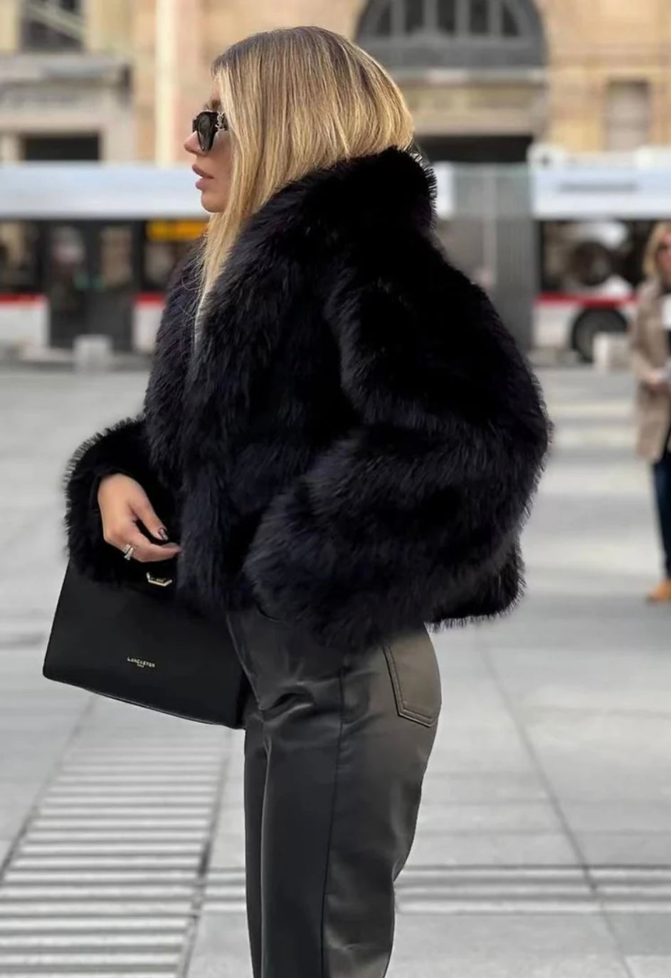 Damen Kurzjacke Mit Betontem Kragen