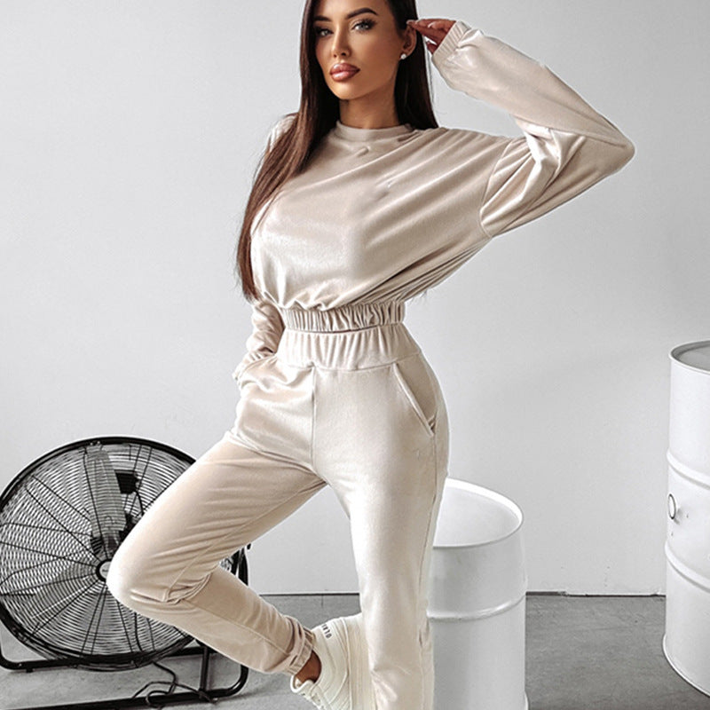 Damen Sport-Set Cropped Oberteil und bequeme Hose Norvielle - Norvielle