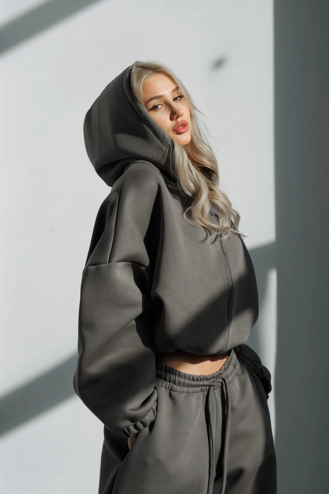 Damen Cropped Hoodie Sportlich mit Innovativem Abschluss