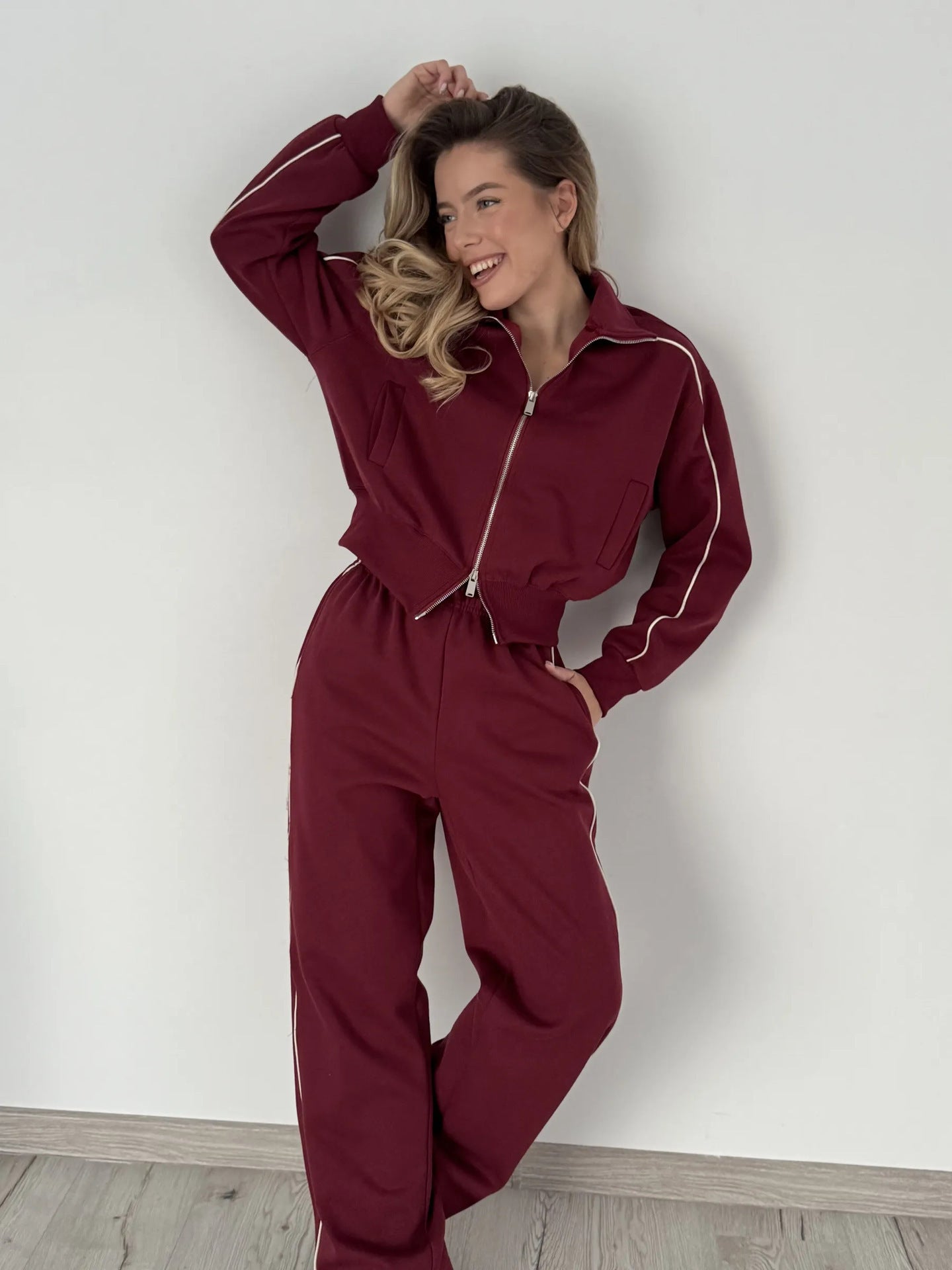 Damen Jogginganzug-Set mit Reißverschlüssen und Kontrastnähten