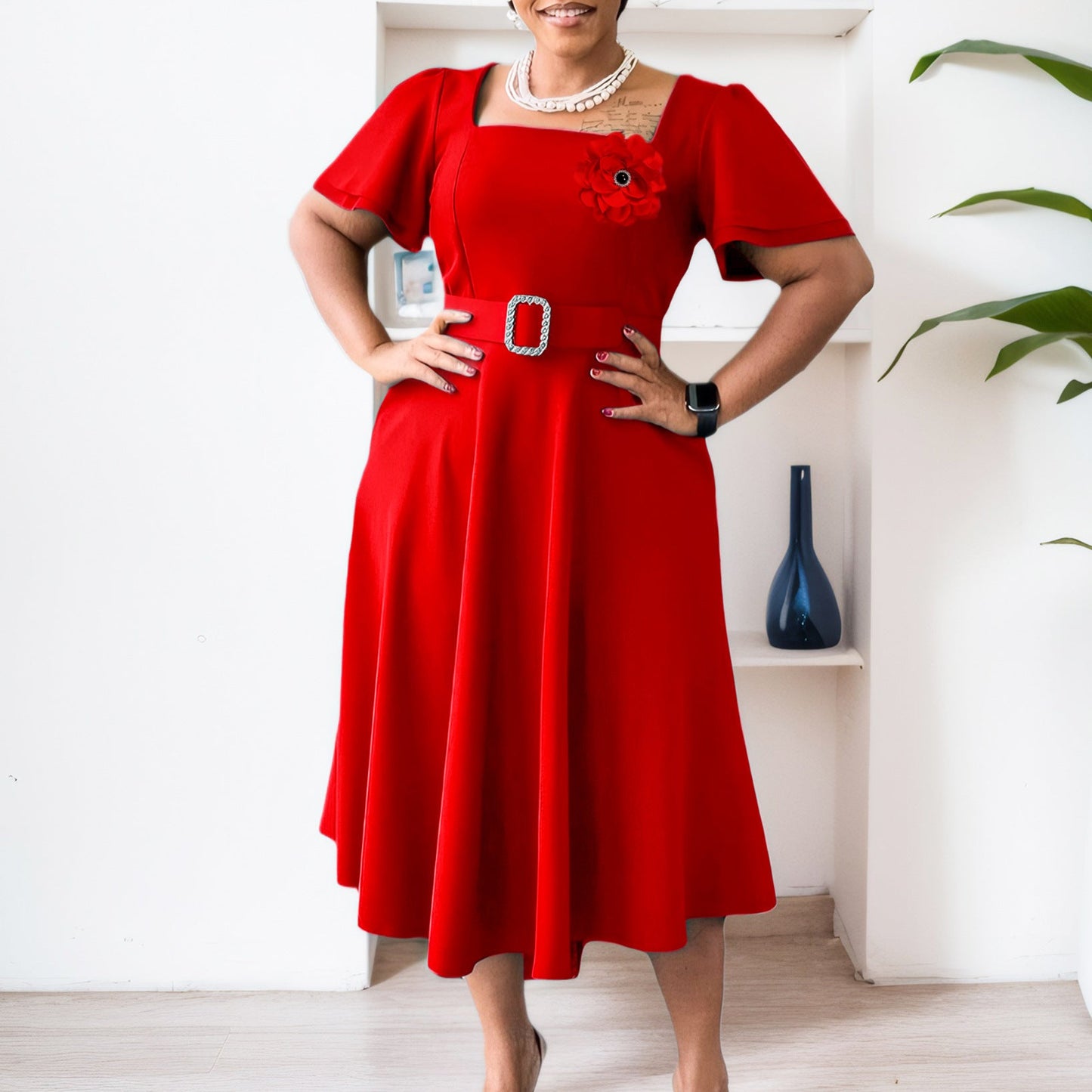 Damen Midi Kleid mit Ruffles Ausschnitt und Breitem Gürtel