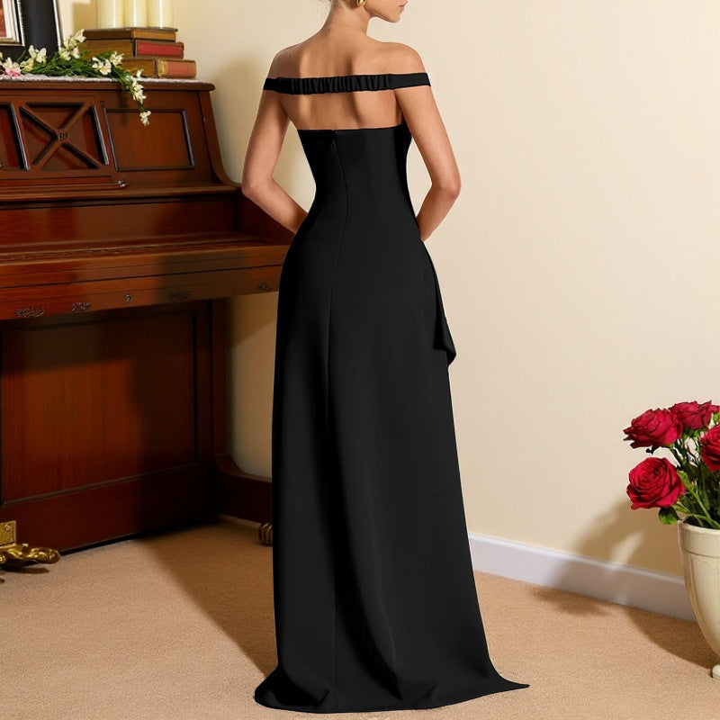 Damen Abendkleid mit tiefem Ausschnitt und seitlichem Schlitz