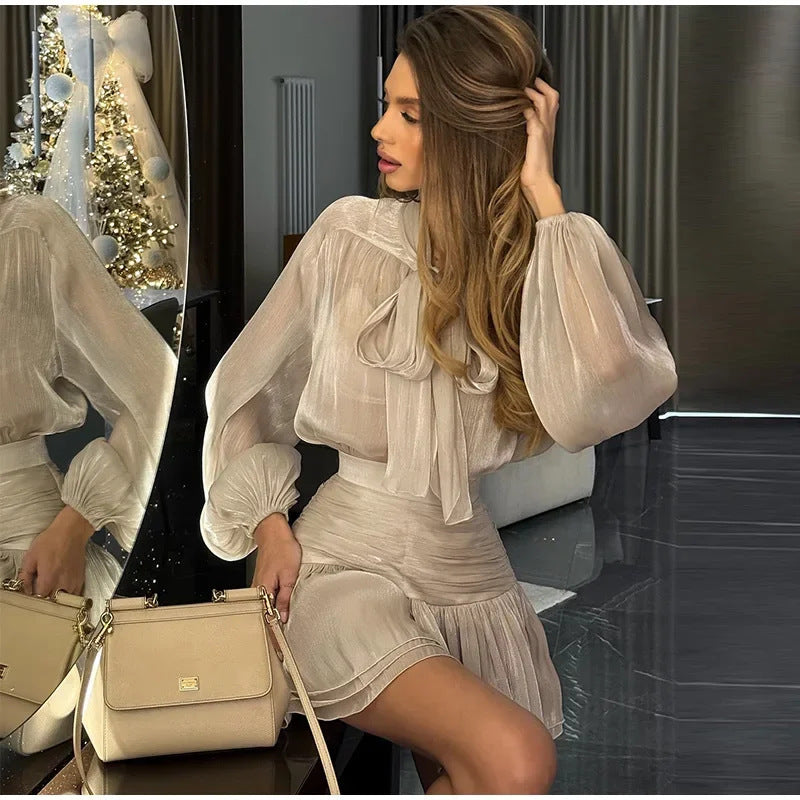 Damen Elegantes Mini-Kleid mit Schluppenkragen