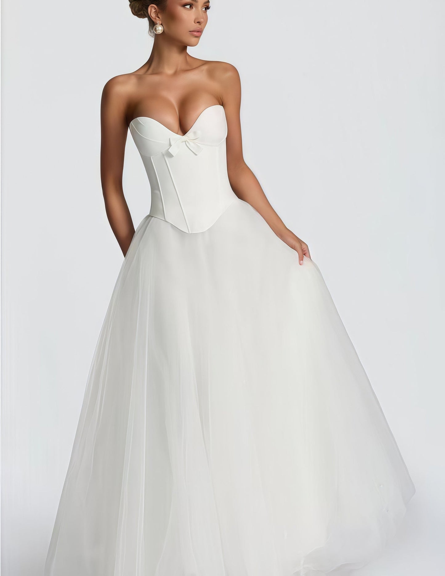 Damen Brautkleid Tiefdekolleté Volumöser Tüllrock Weiß