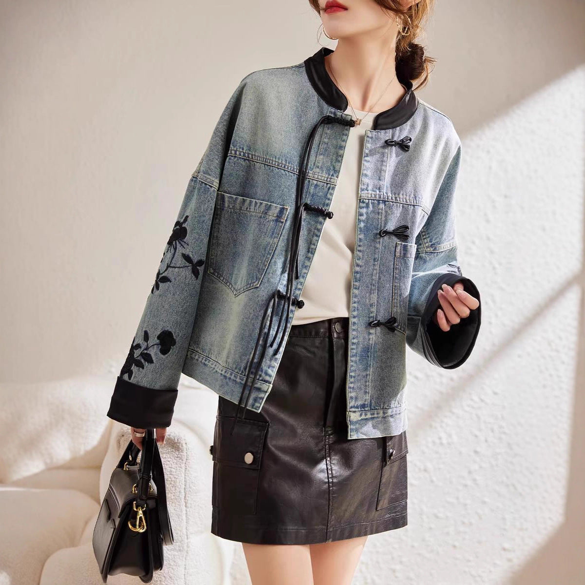 Damen Denimjacke mit Stickereien Bündchen Blumenmuster