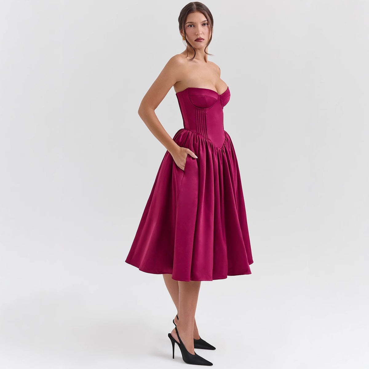 Damen Cocktailkleid mit Corsage-Oberteil und Volumenrock