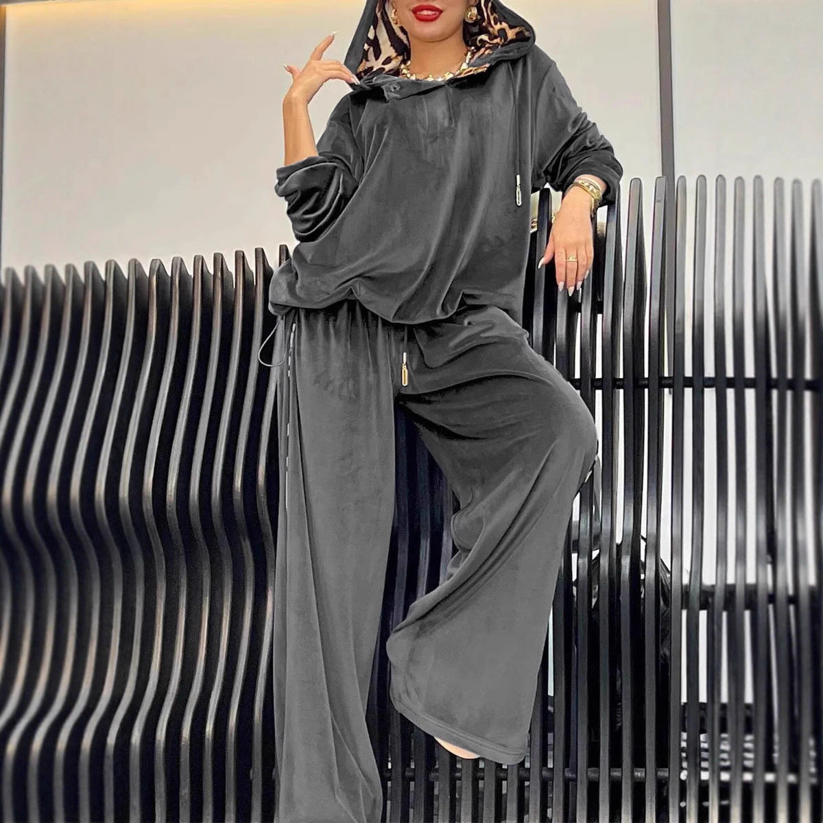 Damen Lounge-Anzug mit Kapuze Satin-Finish Norvielle