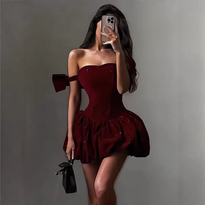 Damen Cocktailkleid Schulterfrei Glitzernd Voluminöser Rock