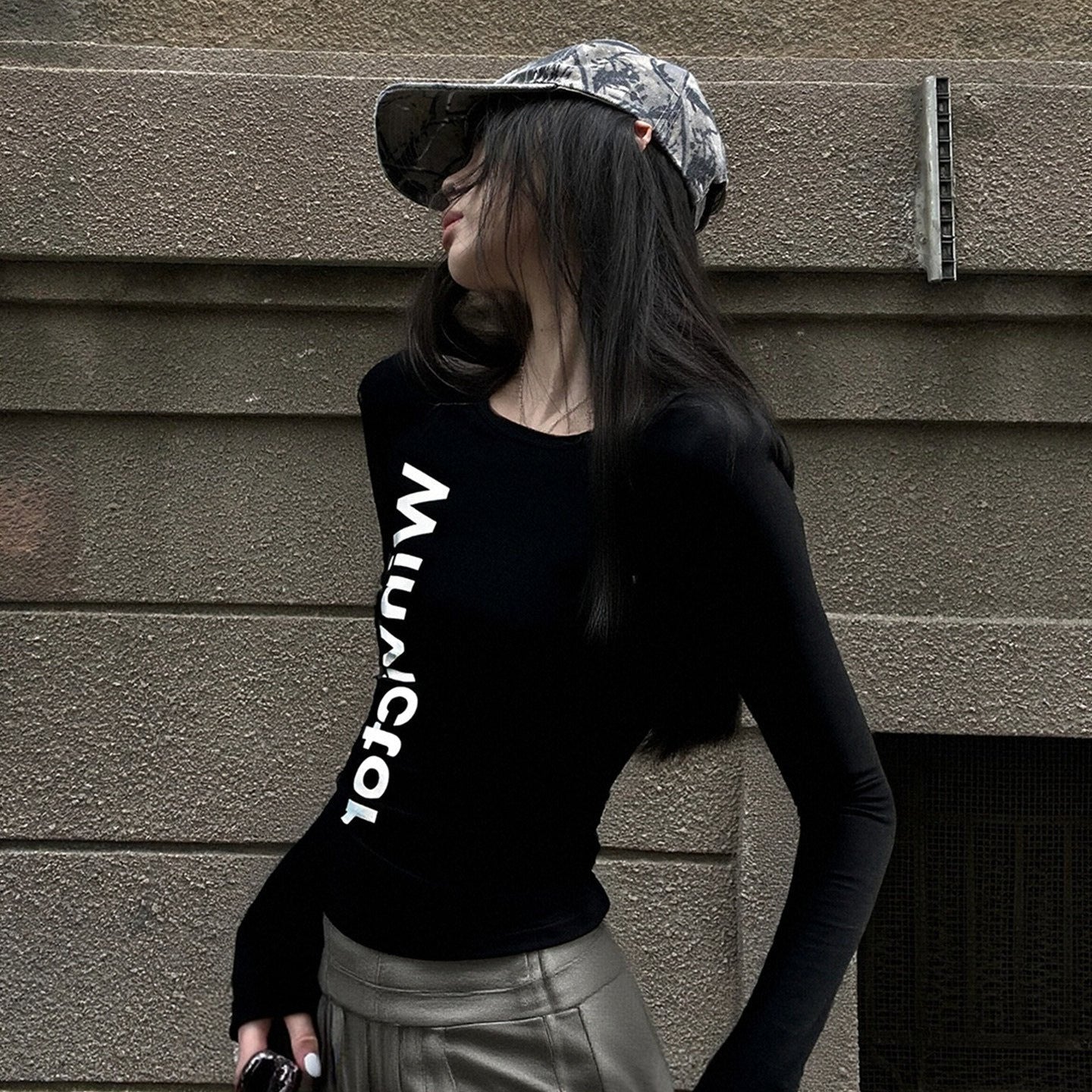 Damen T-Shirt Langarm Figurbetont mit Schriftzug