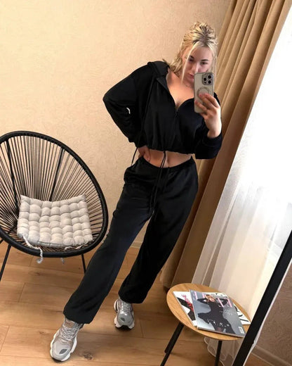 Damen Velours Freizeitanzug mit Kapuze Cropped Norvielle
