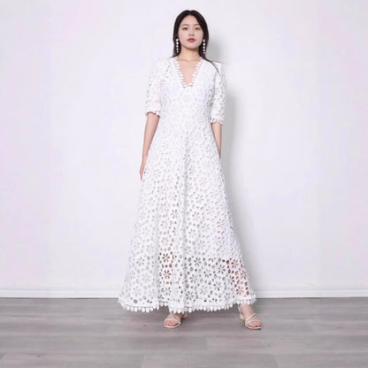 Damen Maxikleid mit Blumenmuster und Spitzenkragen Elegant