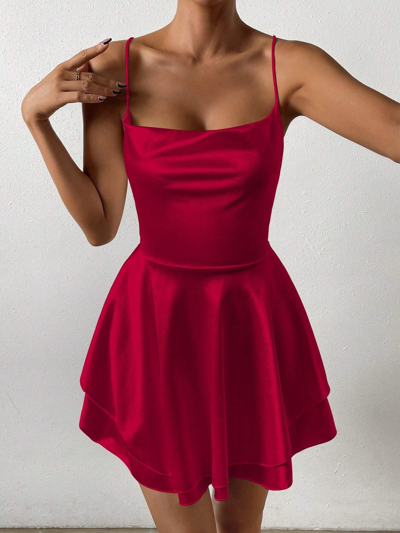 Damen Freizeitkleid Zartes Trägerdesign Schwingender Rock Norvielle