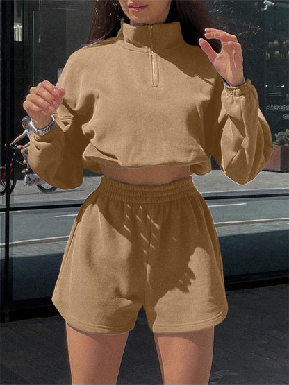 Damen Crop- Set mit hoher Kragen und Shorts