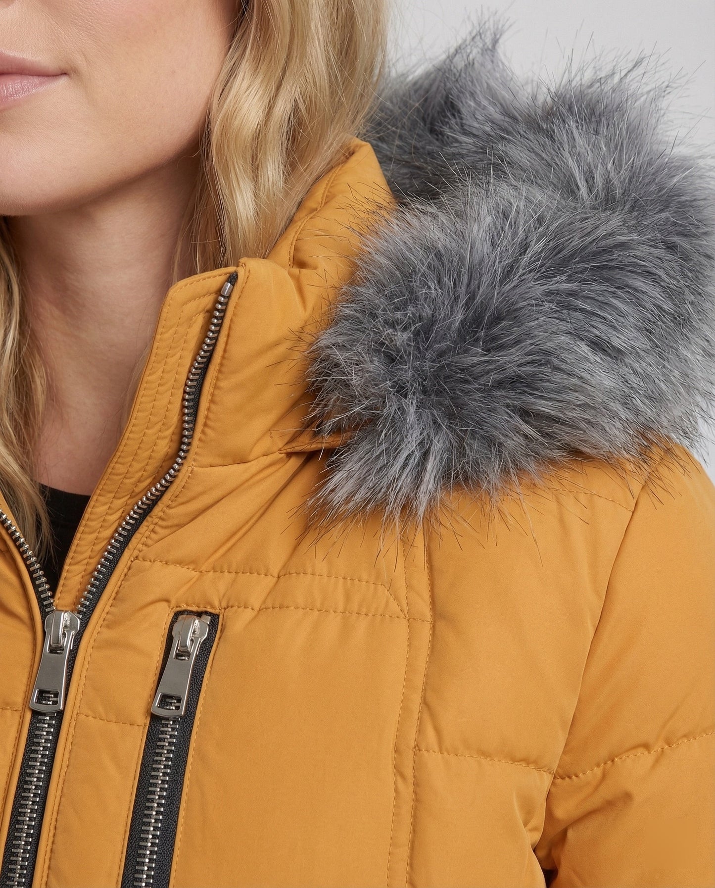 Damen Daunenjacke Fellkragen