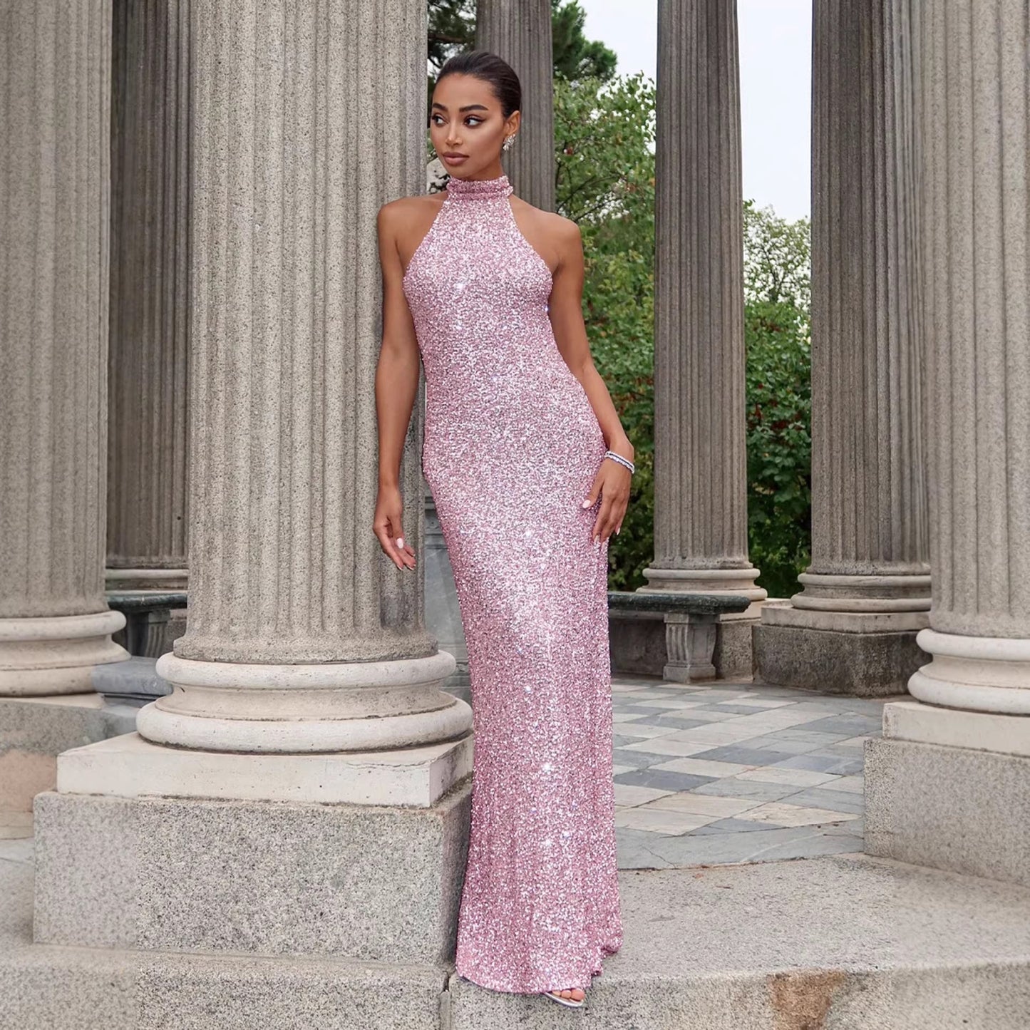 Damen Abendkleid Glitzernd Hochkragen Figurbetont Norvielle
