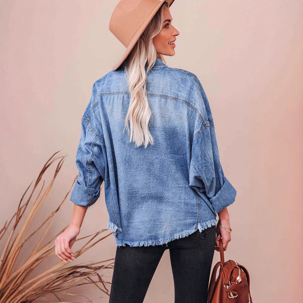 Damen Oversized Jeansjacke mit Fransen Details