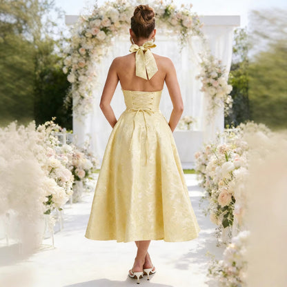 Damen Hochzeitskleid Halterneck schwingender Rock Norvielle