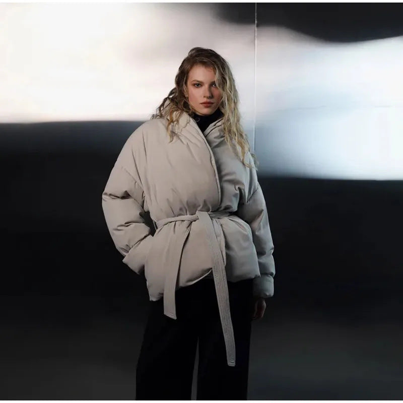 Damen Modische gefütterte Jacke mit Bindegürtel