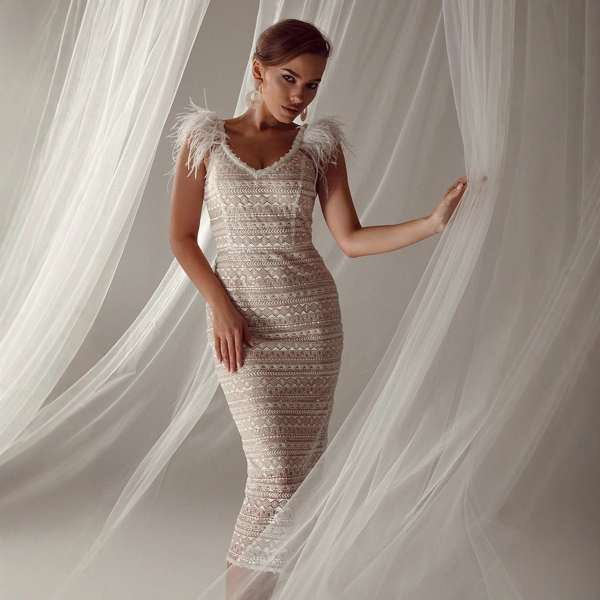 Damen Midikleid Pailletten federverziert Norvielle
