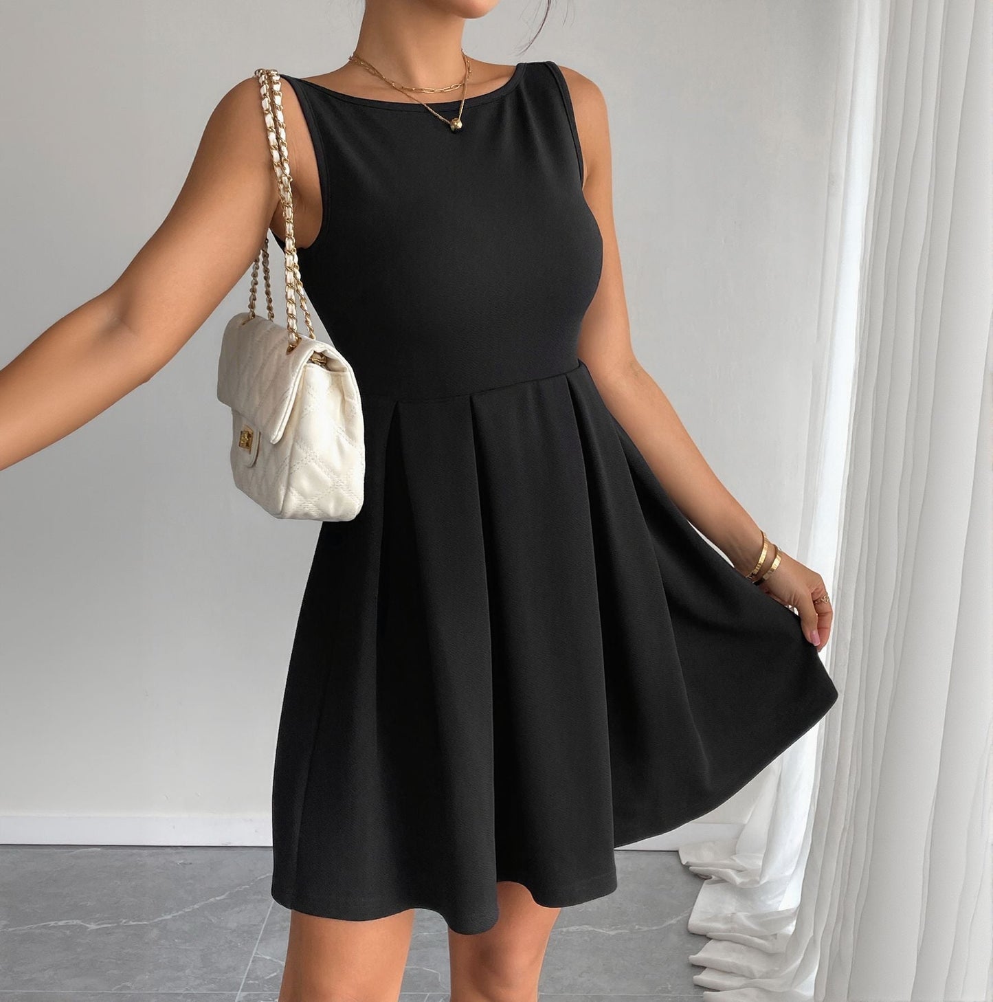 Damen Kleid Figurbetont Schwingrock Eleganter Ausschnitt Norvielle