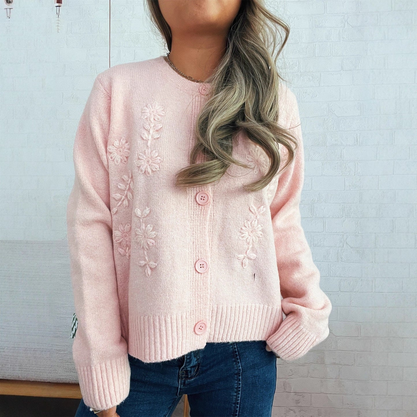 Damen Strickcardigan locker mit Blumenapplikationen und Knöpfen