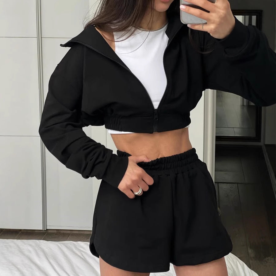 Damen Sportliches Set mit Cropped-Jacke und Shorts Norvielle