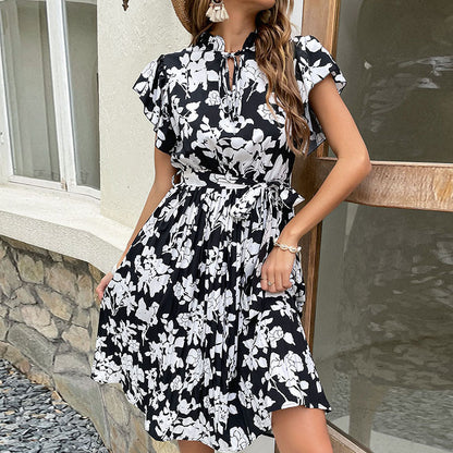 Damen Blumenkleid Rüschendetails Bindegürtel Norvielle