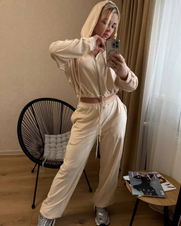 Damen Velours Freizeitanzug mit Kapuze Cropped Norvielle