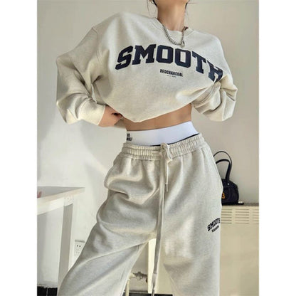 Damen Sportset Cropped Sweatshirt und Jogginghosen Norvielle