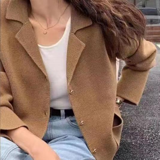 Damen Bouclé-Jacke Goldknöpfe Beige