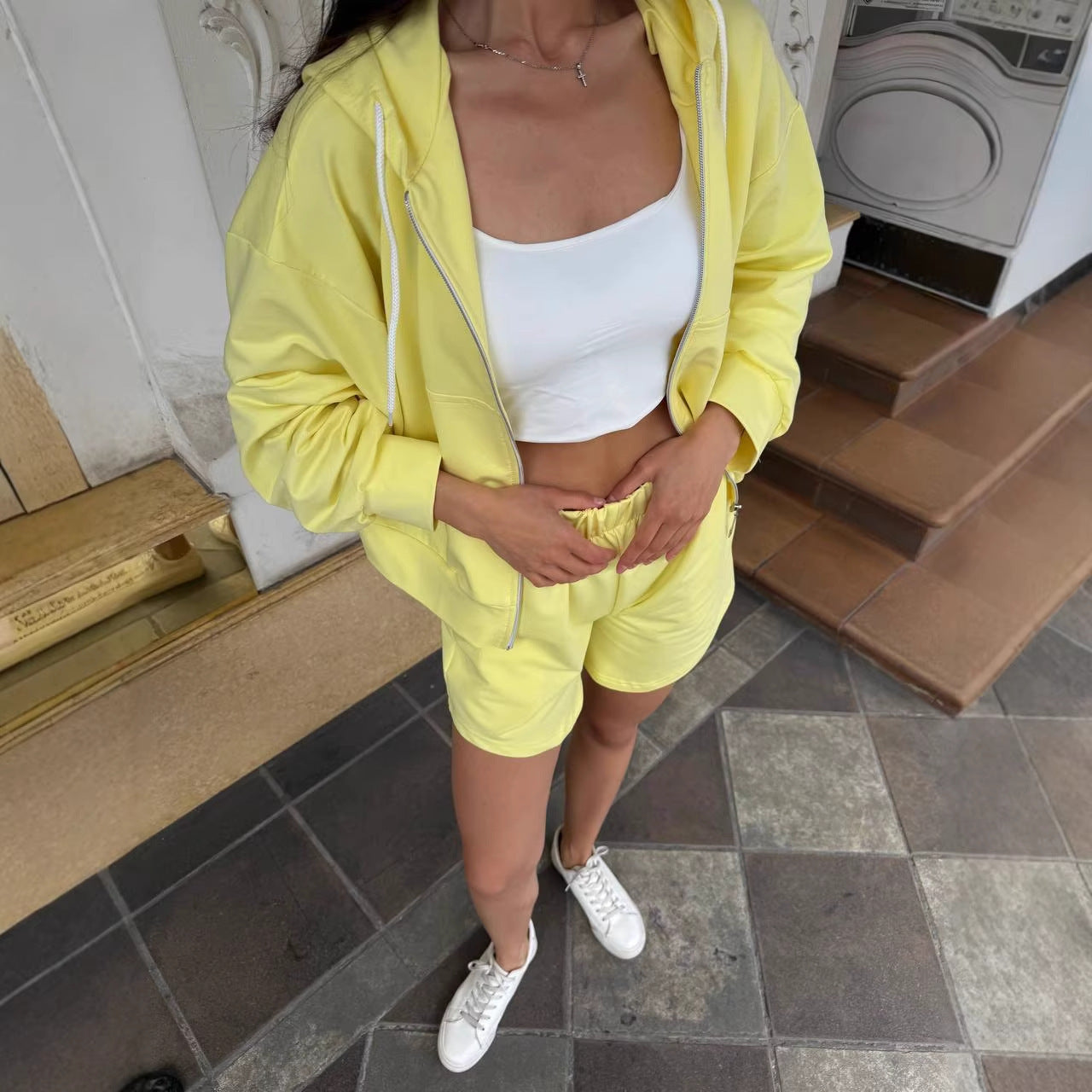 Damen Sport-Set mit Kapuze und kurzer Hose Norvielle