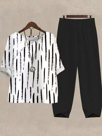 Damen Freizeit Set mit gestreiftem Oberteil und bequemen Hosen