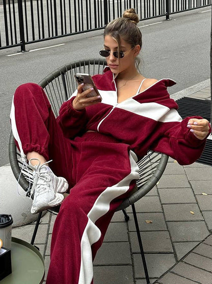 Damen Sportlicher Jogginganzug mit Kapuze und Streifen