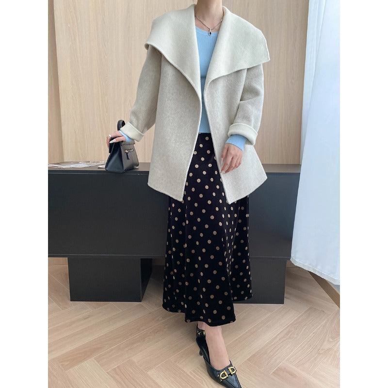 Damen Wolljacke Breiter Revers Bindegürtel Beige