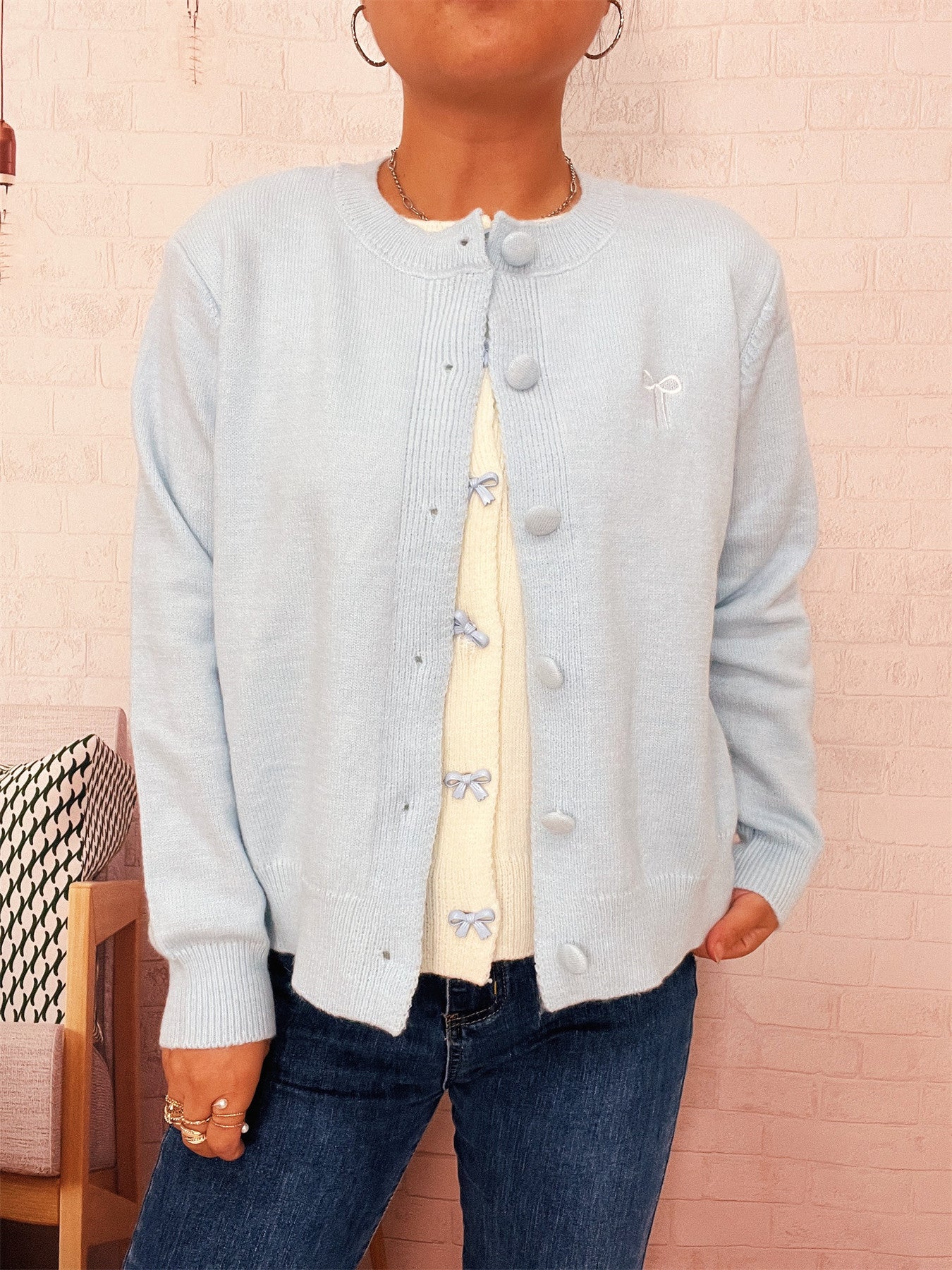 Damen Strickjacke Feine Struktur Verspielte Knöpfe Beige