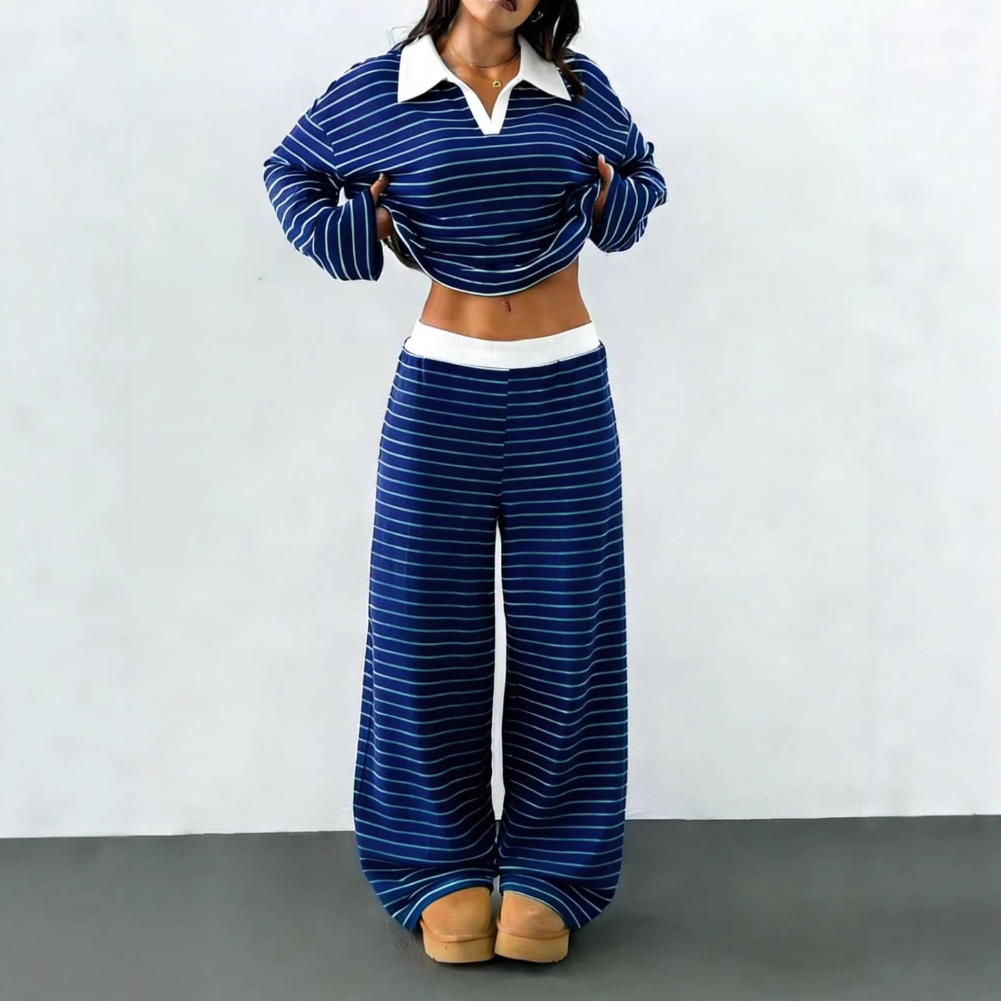 Damen Strick-Set mit breiten Streifen und Samtkragen