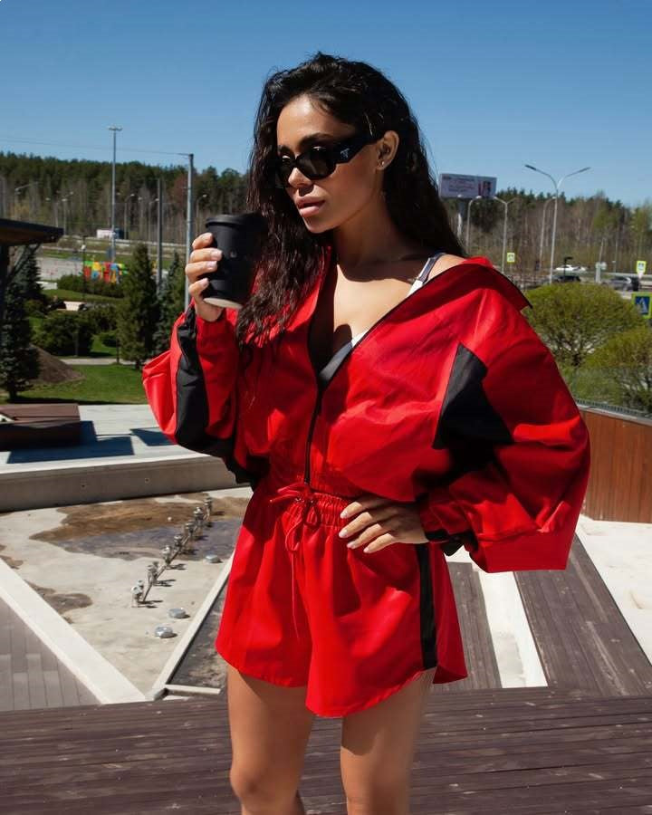 Damen Sportjacke und Shorts-Set Norvielle