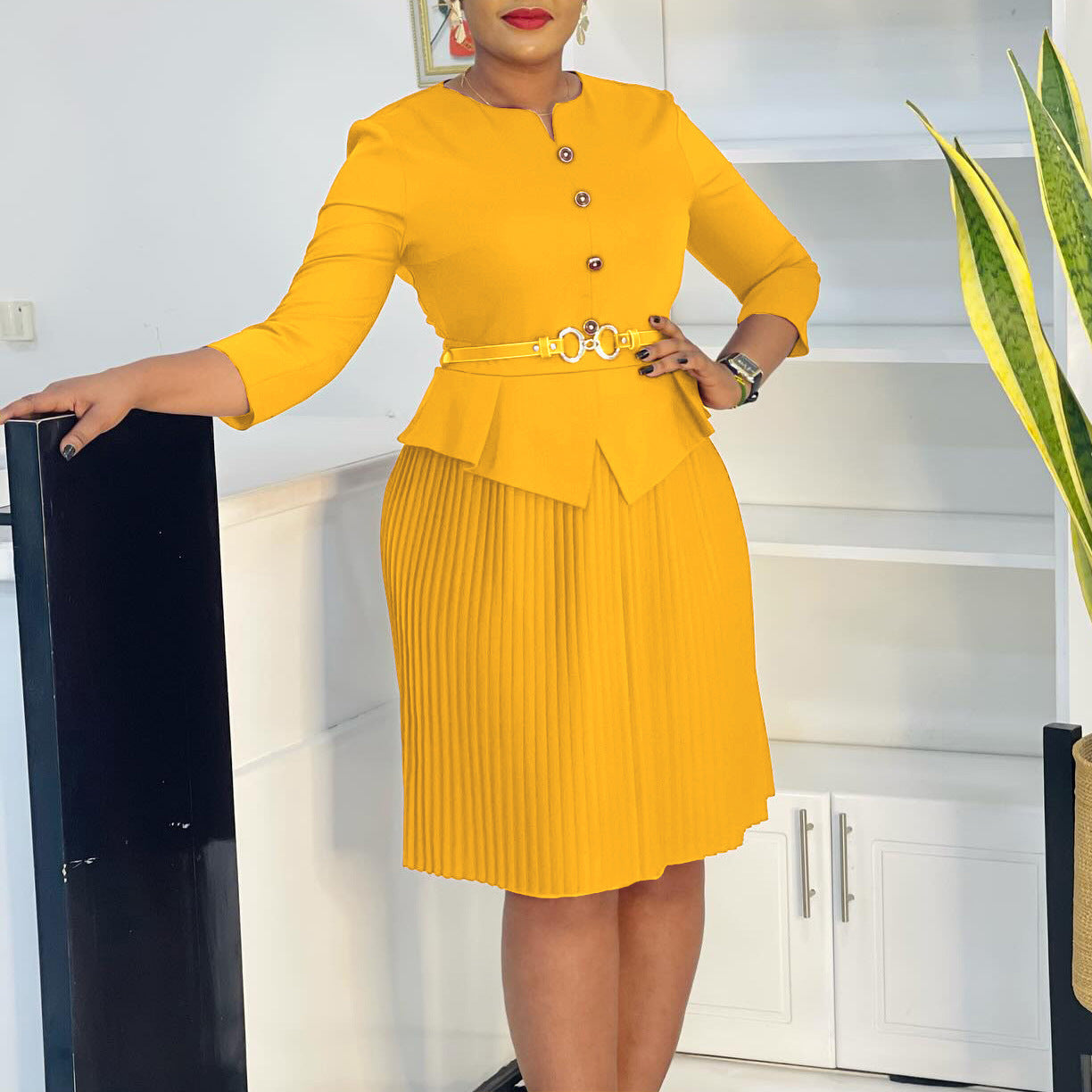Damen Plissee-Kleid mit Taillenbluse und Gürtel