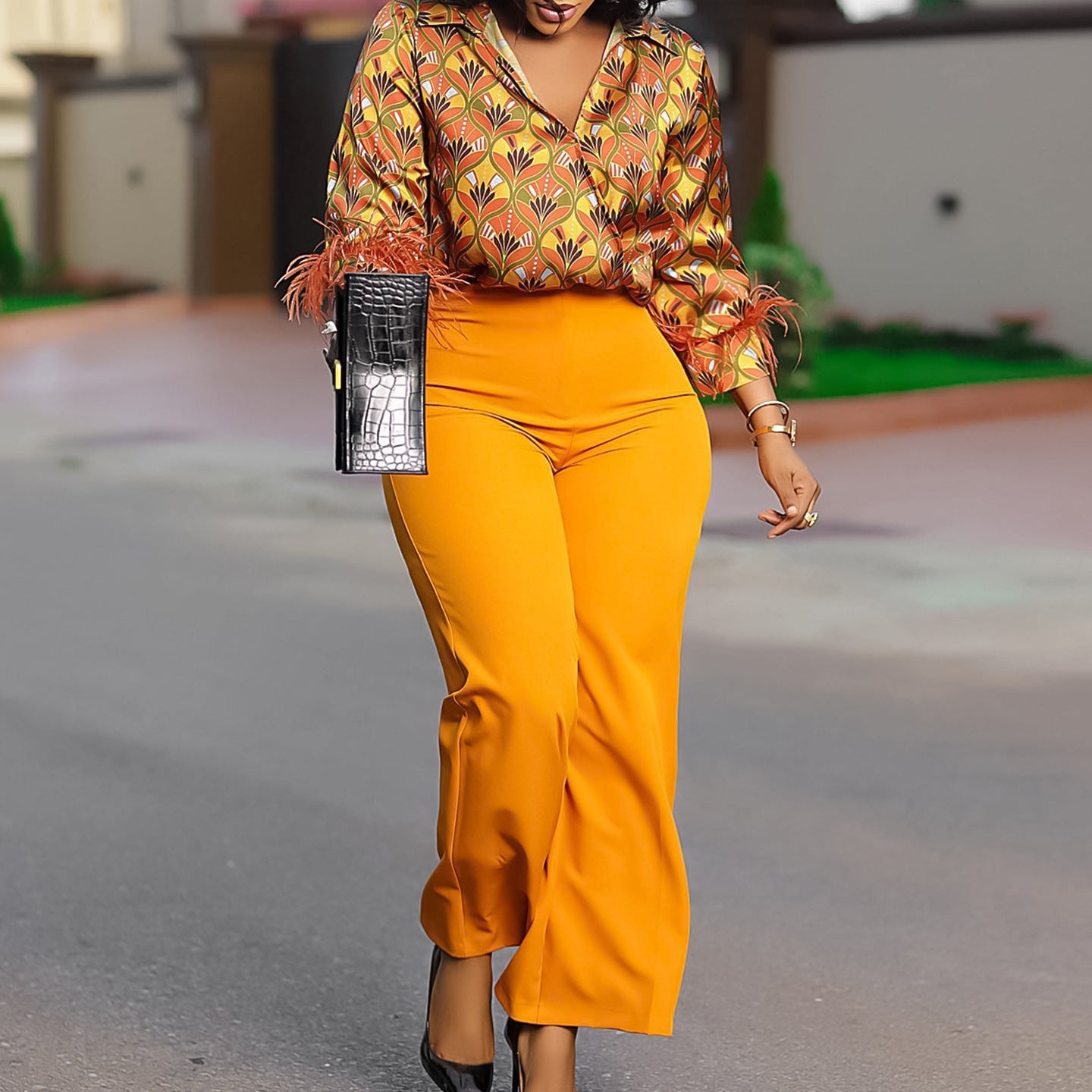 Damen Ensemble Florales Muster Elegante Details