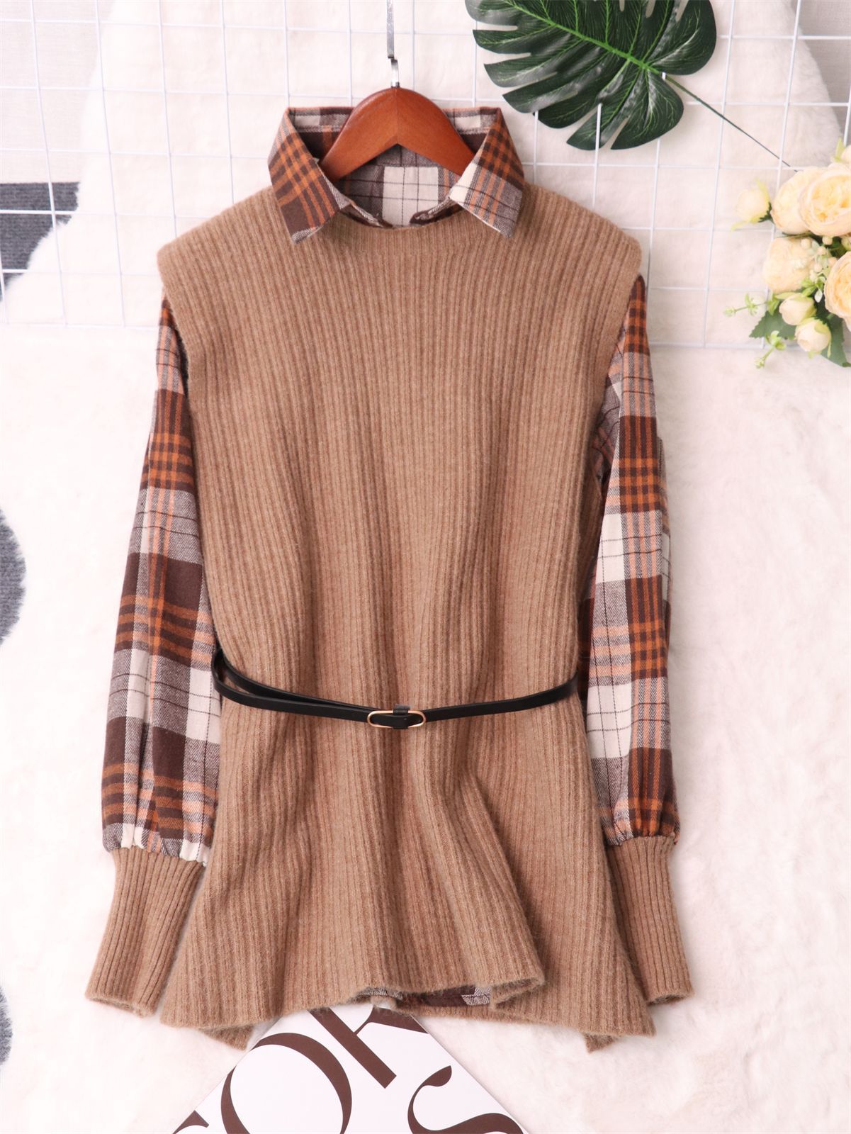 Damen Strickpullover mit Karomuster und elastischem Gürtel Norvielle