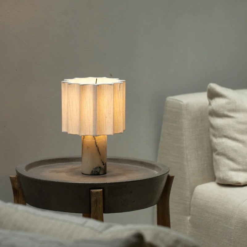 Marmor Tischlampe Mirna Weiss