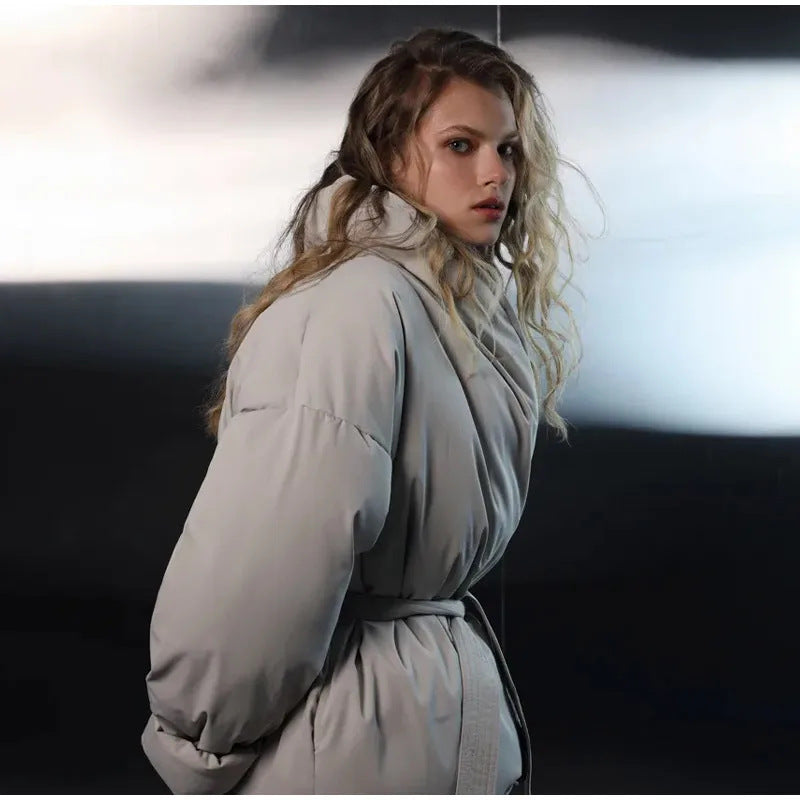 Damen Modische gefütterte Jacke mit Bindegürtel